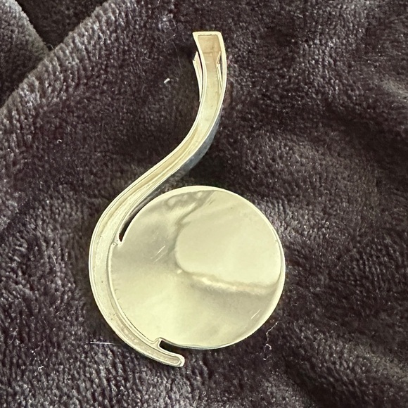 Modern Labradorite Pendant set in Sterling Silver by Jay King - Picture 7 of 9